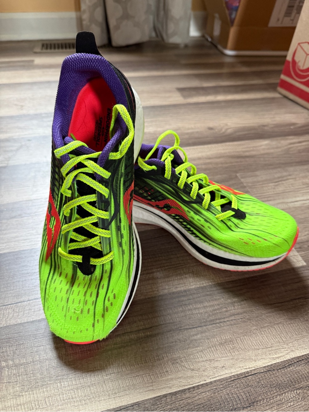 Saucony Endorphin Speed 2 Women's size 10 Running Shoes Sneakers